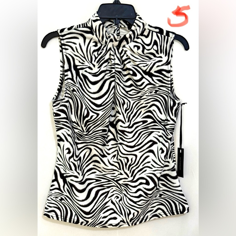 Black and White Fitted Graphic Button Down Shirt